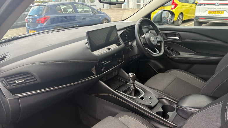 Nissan Qashqai 1.3 DiG-T MH N-Connecta 5dr Petrol Hatchback